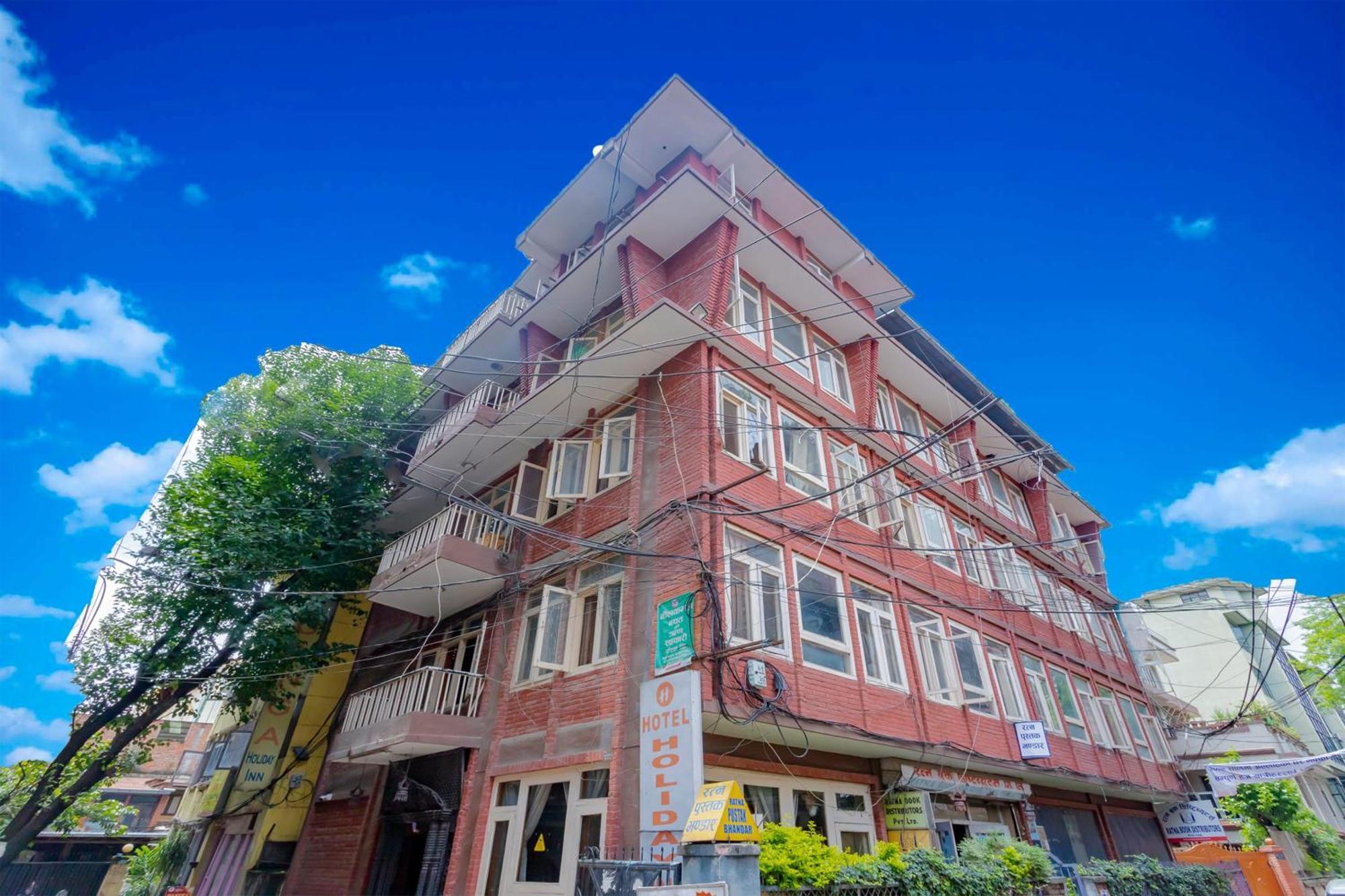 Oyo 795 Hotel Holiday Inn 加德满都 外观 照片